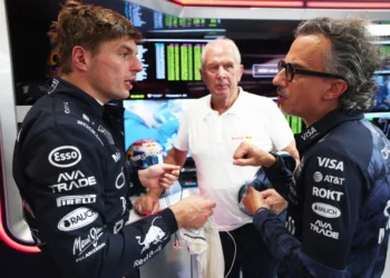 Helmut Marko’s Bold Predictions Ignite Max Verstappen’s Stunning Mexico GP Podium Comeback!