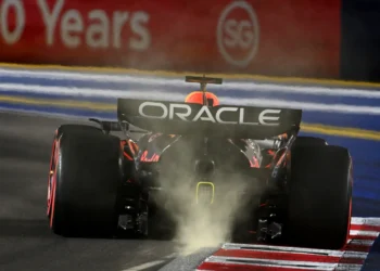 Verstappen’s Fiery Clash with Norris: Dirty Air Drama Sparks Tension at Singapore Qualifying!