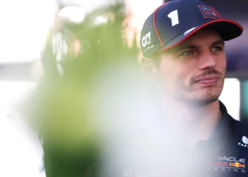 Max Verstappen’s SHOCKING Mexico GP Penalties: ‘Dangerous’ Moves Spark Controversy with Lando Norris!