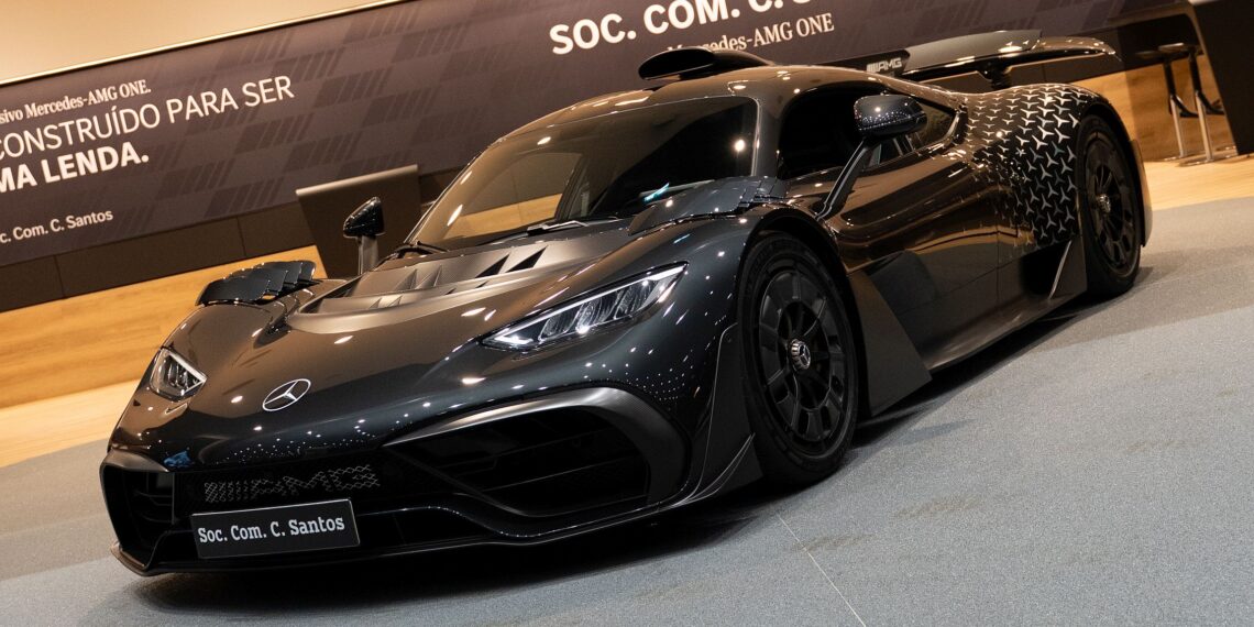 Sociedade Comercial C. Santos expõe em público único Mercedes-AMG One destinado a Portugal