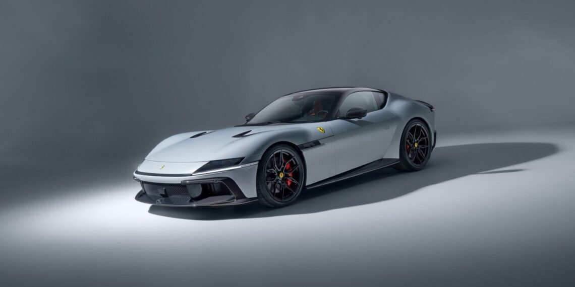 Ferrari 12Cilindri aprimorado pela Novitec