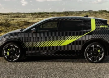 Kia EV4 GT a caminho