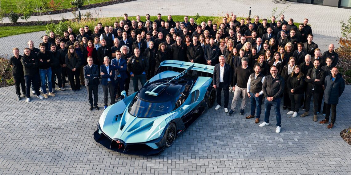 Último Bugatti Bolide já saiu da linha de produção