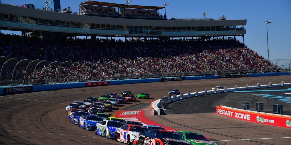 NASCAR Cup Chaos: Shocking Tire Failures Strike Phoenix Raceway, Leaving Drivers in Danger!
