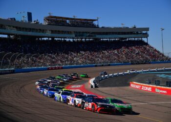 NASCAR Cup Chaos: Shocking Tire Failures Strike Phoenix Raceway, Leaving Drivers in Danger!