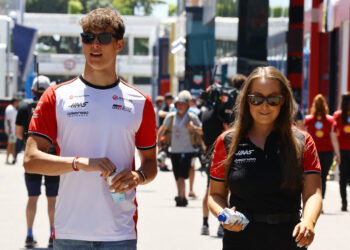 Oliver Bearman Shocks F1: Villeneuve Declares Him Future Champion Under Pressure!