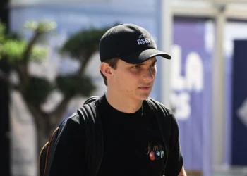 Oscar Piastri Faces Tough Choice: Win Championship or Leave McLaren for a Brighter Future!