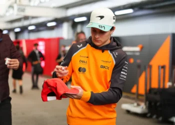 Oscar Piastri Denies McLaren Conspiracy Theories Amidst Shocking F1 Title Fight Collapse