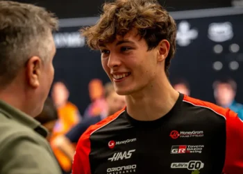 Oliver Bearman Shatters Hamilton’s Ferrari Future Hopes with Stunning Mexico Performance