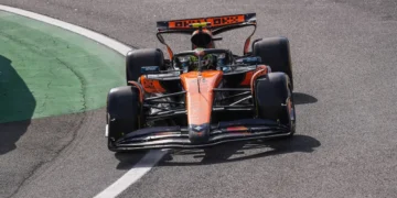 Lando Norris takes the Sprint Pole, with Piastri in 3th and Verstappen only 6th!