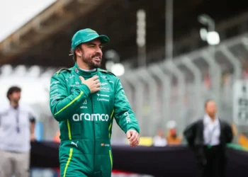 Fernando Alonso Raises Alarm Over Overtaking Challenges in Revolutionary 2026 F1 Regulations
