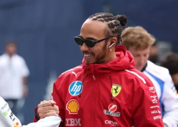 Hamilton Hits Back: Tension Rises as Elkann’s Ferrari Critique Sparks Controversy in F1!