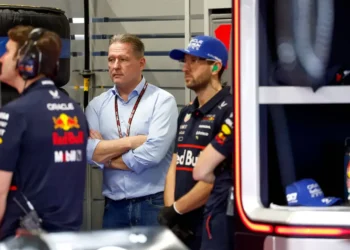 Jos Verstappen reveals shocking differences between Piastri and Norris: can McLaren survive the pressure?