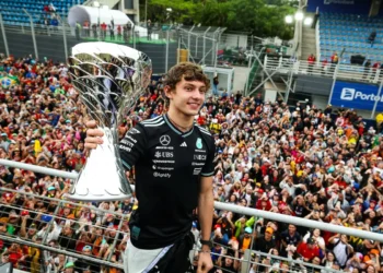 Kimi Antonelli Shatters Expectations: Dramatic Shift in Team Dynamics with George Russell Unfolds!