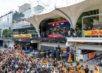 Lando Norris Faces Fiery Booing: The Shocking Strategy to Silence Critics and Claim Victory!