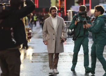 Fernando Alonso Sounds Alarm: Aston Martin Must Battle Haas to Avoid F1 Catastrophe!