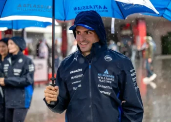 Carlos Sainz Demands Urgent FIA Meeting Over ‘Unacceptable’ Piastri Penalty That Could Shift Championship