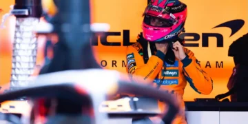 Chaos Unleashed: Oscar Piastri Grapples with Disrupted F1 Practice in Dusty Las Vegas Showdown