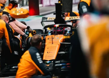 Piastri’s McLaren Sparks Hope Amidst Vegas Struggles: Can He Turn It Around?