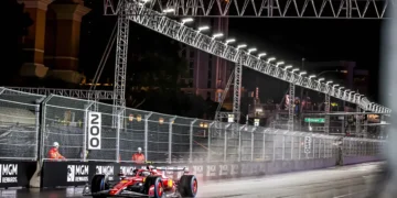 VIDEO – Hamilton’s Heart-Stopping Near Miss: How He Dodged a Catastrophic Collision at Las Vegas GP!