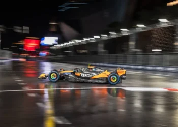 Lando Norris Faces Heart-Stopping ‘Oh Crap’ Moment Before Dominating Las Vegas Grand Prix Qualifying!