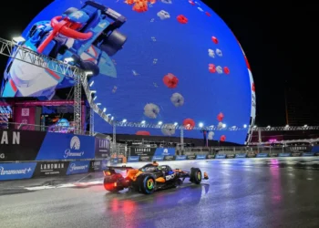 Norris Shocks the World with Epic Las Vegas Pole; Piastri Surprises, Hamilton Struggles!