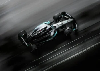 Mercedes Faces Crisis: Steering Issue Sabotages George Russell’s F1 Las Vegas GP Victory Dreams!
