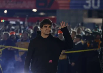 Lance Stroll’s Shocking Military Escort: First Lap Chaos at Las Vegas Grand Prix!