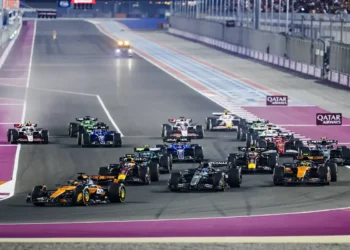 Oscar Piastri Controls Processional Qatar Sprint to Take Victory as Norris Lands on the Podium