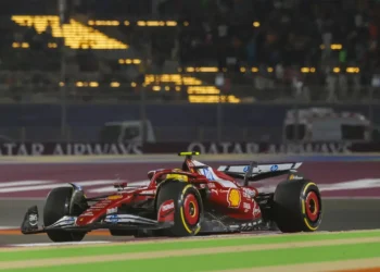 Lewis Hamilton faces shocking third consecutive Q1 elimination: is his F1 career in peril?