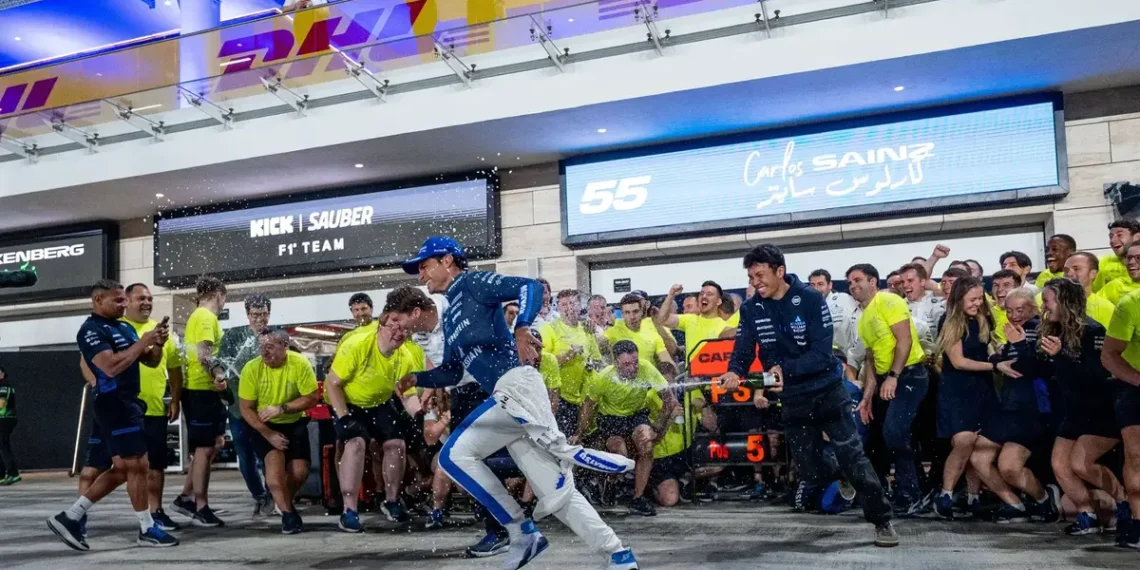 Carlos Sainz stuns with unexpected podium finish in Qatar: Williams’ tactical triumph unfolds