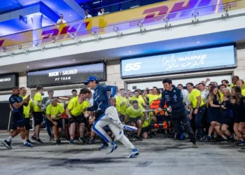 Carlos Sainz stuns with unexpected podium finish in Qatar: Williams’ tactical triumph unfolds