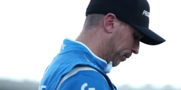 VIDEO – NASCAR Drama: Denny Hamlin’s Championship Dreams Crushed by Controversial Pit Call!