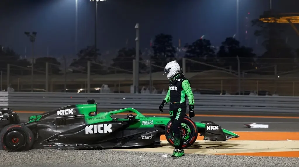Nico Hulkenberg’s shocking crash at Qatar GP sparks chaos: McLaren’s strategy under fire!