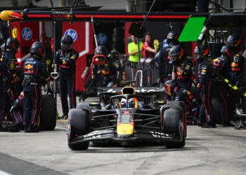 Max Verstappen’s Epic Pit Lane Start Shocks F1 World as Lando Norris Eyes Title Glory