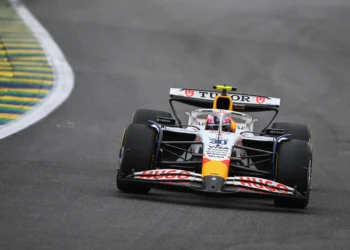 Liam Lawson’s Bold Strategy Shift Saves Brazilian GP and Secures Crucial Points for Racing Bulls