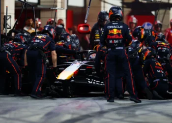 Max Verstappen seizes thrilling Qatar GP victory, setting stage for dramatic F1 title showdown