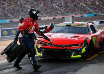 William Byron’s Heartfelt Apology to Denny Hamlin After Devastating Phoenix Race Chaos