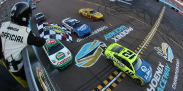 Kyle Larson’s Shocking Victory: Rick Hendrick’s Unbelievable Reaction to NASCAR Cup Championship Win!