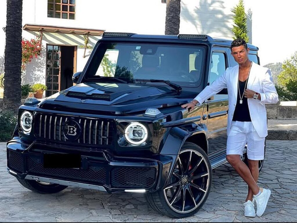 Cristiano Ronaldo não sabe quantos automóveis tem: “coleção já supera os 40 exemplares