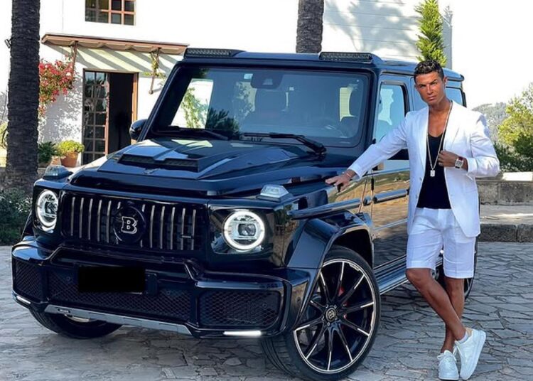 Cristiano Ronaldo não sabe quantos automóveis tem: “coleção já supera os 40 exemplares