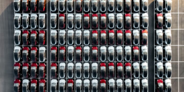 Novo estudo conclui: Elon Musk responsável pela perda de mais de um milhão de vendas da Tesla só nos EUA