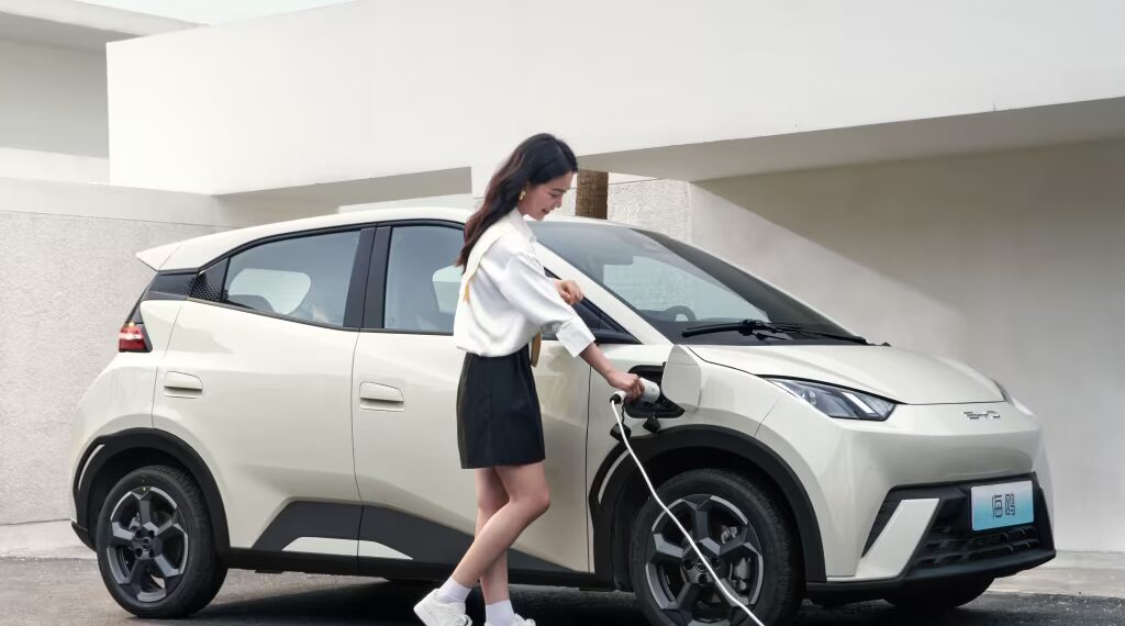 Mais de um milhão de automóveis elétricos vendidos em outubro na China