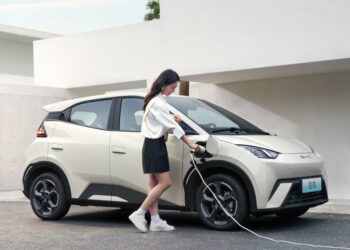 Mais de um milhão de automóveis elétricos vendidos em outubro na China