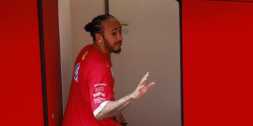 Lewis Hamilton blasts rumors: Ferrari’s decision had zero psychological impact on F1 season