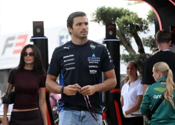 Carlos Sainz’s Unexpected Triumph: No Sympathy for Hamilton’s Ferrari Fiasco
