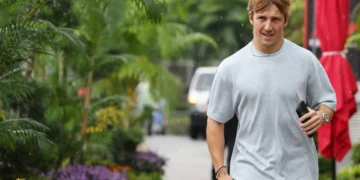 Liam Lawson’s thrilling supercar laps raise over $50,000 for breast cancer research at Highlands