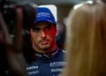 Carlos Sainz sparks wild conspiracy after shocking Lewis Hamilton moment at Qatar Grand Prix