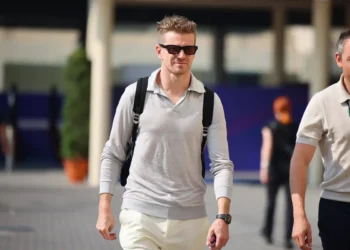 Nico Hulkenberg’s epic 250th F1 start: celebrating resilience with Gladiator helmet and Sauber tribute