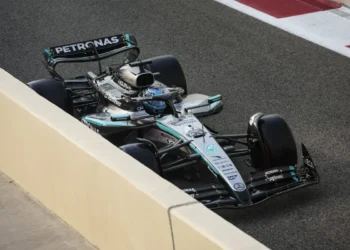 George Russell reveals daring strategy: can he outsmart Lando Norris and disrupt Verstappen’s dominance?